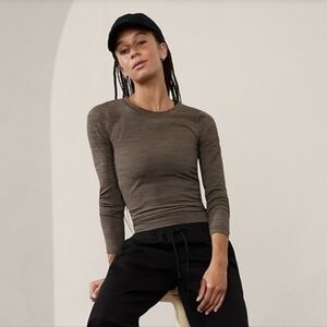 NWT Athleta Renew Seamless Crewneck Pyrite